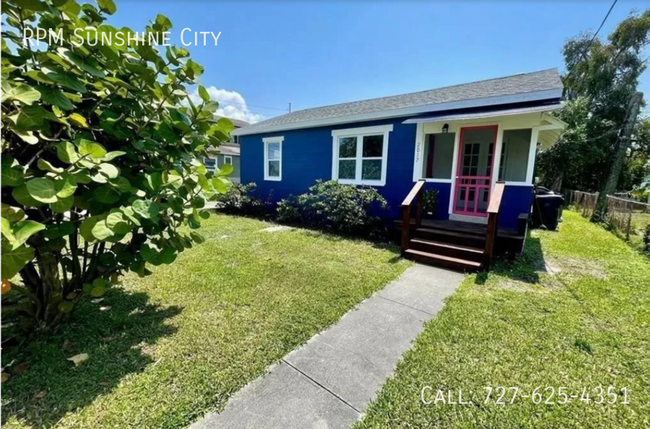 Building Photo - **AVAILABLE IMMEDIATELY - FULL RENO - MOVE...
