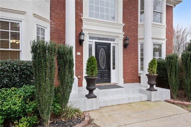 Building Photo - 2745 Kensington Ct