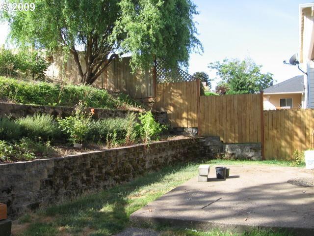 Building Photo - 6404 SE Dunbar Dr