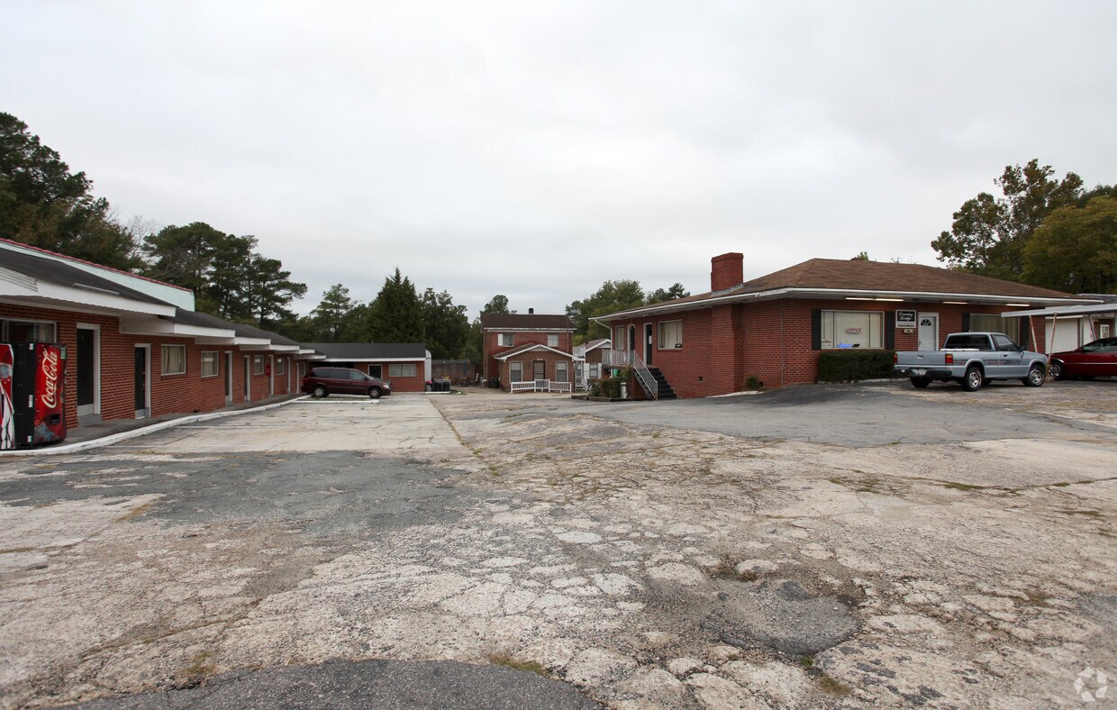 Primary Photo - 2716 S Wilmington St