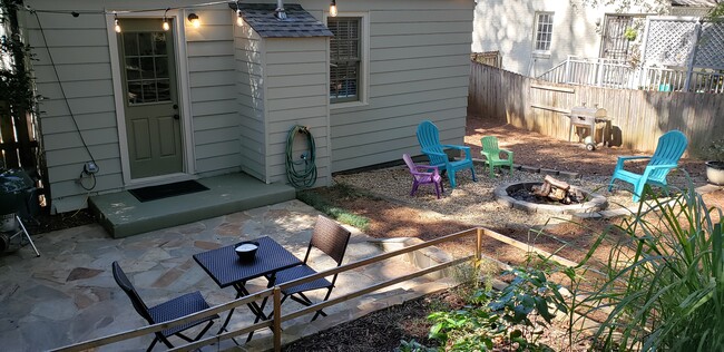 Fire pit - 712 Gresham Ave SE