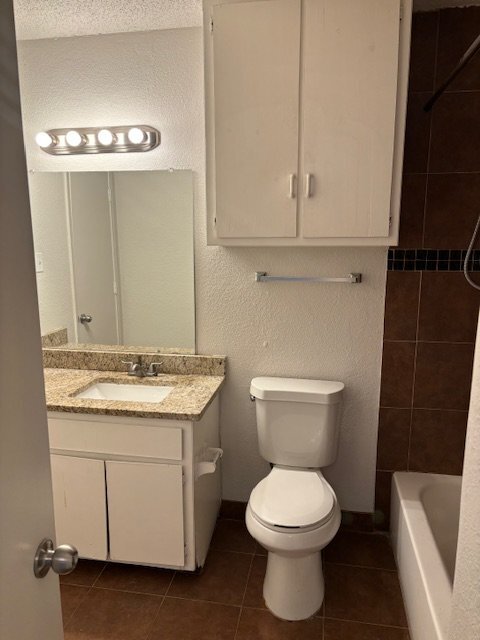 Foto del edificio - Spacious 2 Bed/2 Bath Apartment