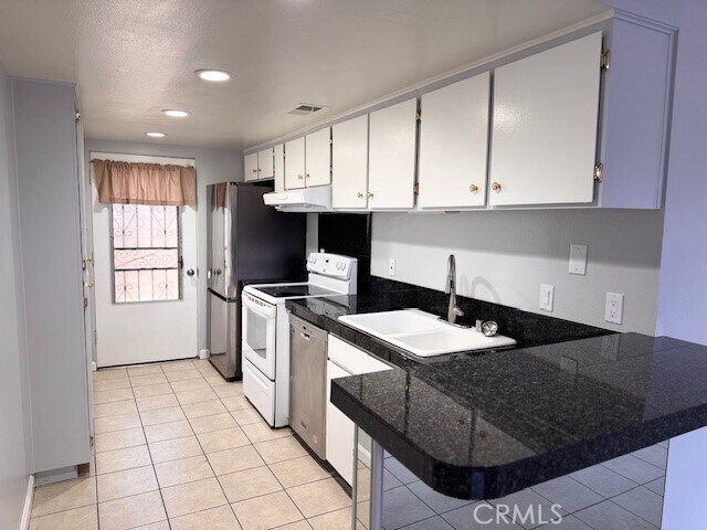 Building Photo - 74443 Driftwood Dr