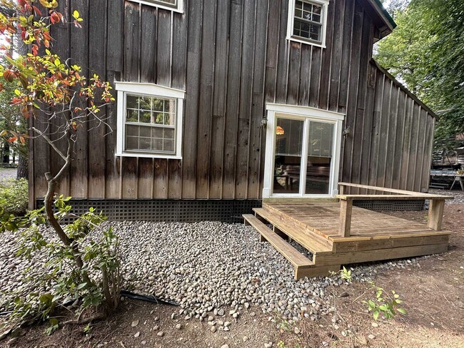 Foto del edificio - 112 PINE TREE