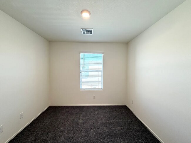 Foto del edificio - 9472 Peaceful River Ave