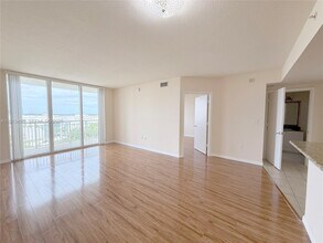 Building Photo - 19501 W Country Club Dr