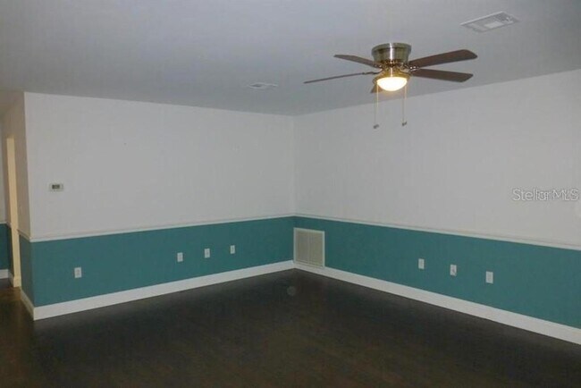 Building Photo - 5246 Royal Oak Dr