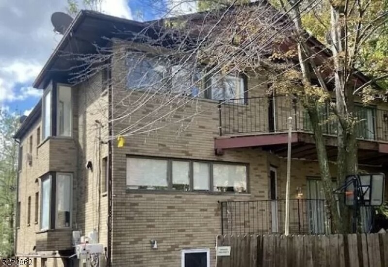 Foto principal - 350 E Harriet Ave