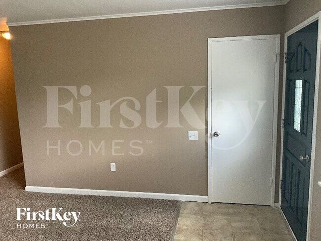 Foto del edificio - 2440 Parker Rd