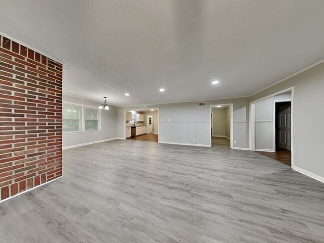 Foto del edificio - 7109 E 104 St