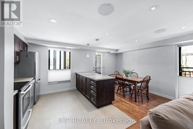Photo du bâtiment - 15390 Yonge St