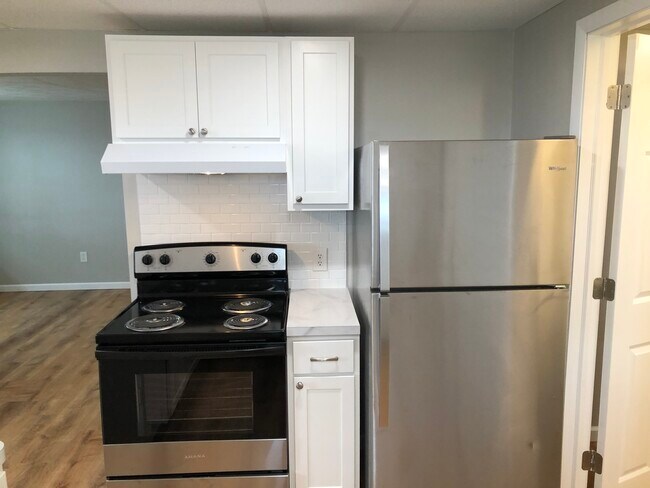 Building Photo - 93 W Main St