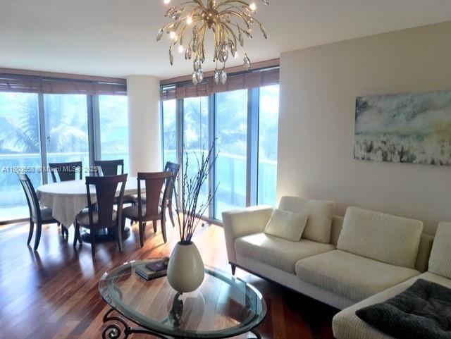 Foto del edificio - 9401 Collins Ave