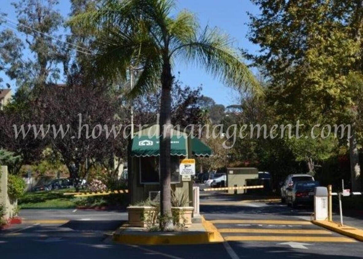 Primary Photo - Remodeled Condo With Private Patio And Har...