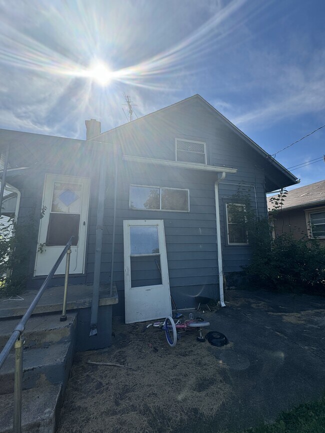 Foto del edificio - 672 Brooklyn Ave