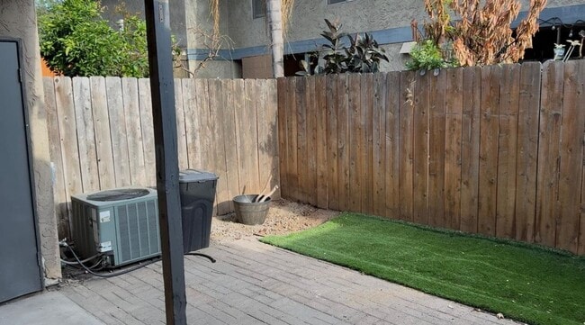Building Photo - “Spacious 3 Bedroom Home in Pepper Drive E...
