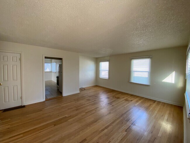 Building Photo - Gem in quiet neighborhood!  Home for the w...