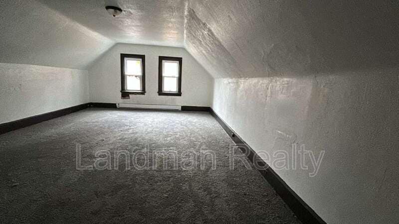 Building Photo - 1400 Hill Ave