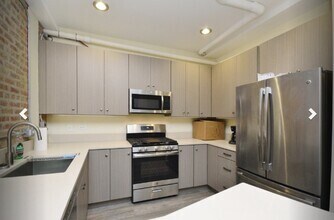 Building Photo - 1068 W Granville Ave