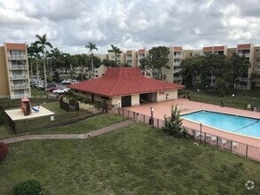 Building Photo - 6960 Miami Gardens Dr