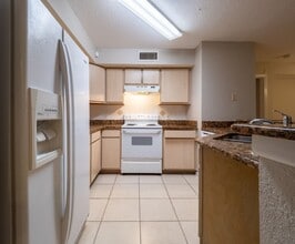 Building Photo - 831 Camargo Way