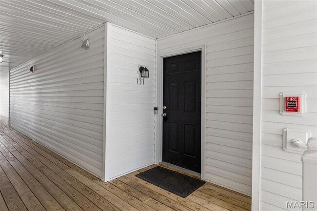 Building Photo - 131 Saravalle Dr