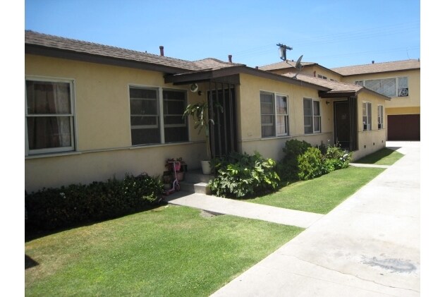 Foto del edificio - 9327 San Antonio Ave