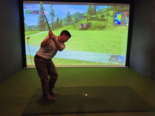 Clubhouse Golf Simulator - North Cornwall Commons Apartments