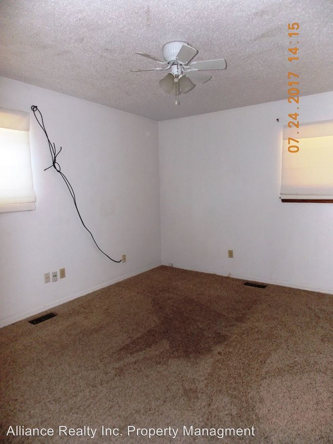 Building Photo - 509 Cherry Ave