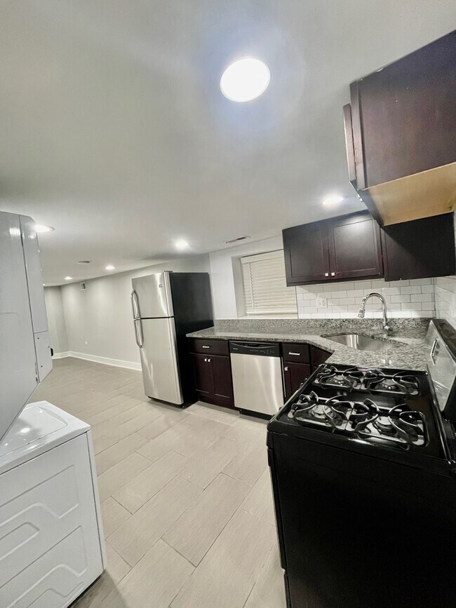 Foto del edificio - 2239 W 19th St