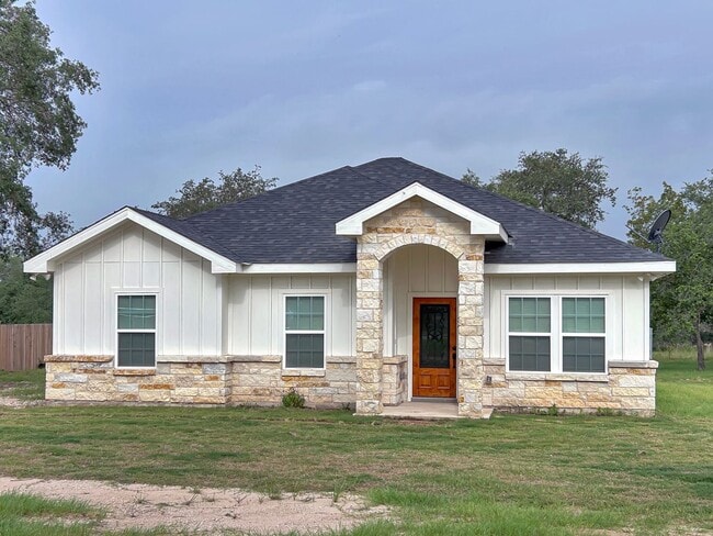 Beautiful Custom Home on 1 Acre in Peacefu... - Beautiful Custom Home on 1 Acre in Peacefu...
