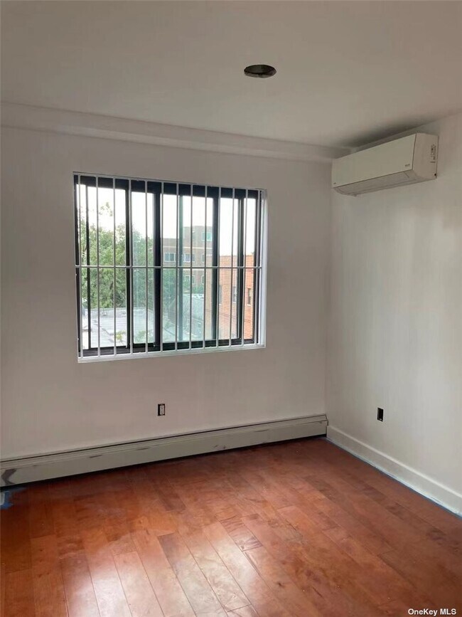 Foto del edificio - 132-08 Pople Ave