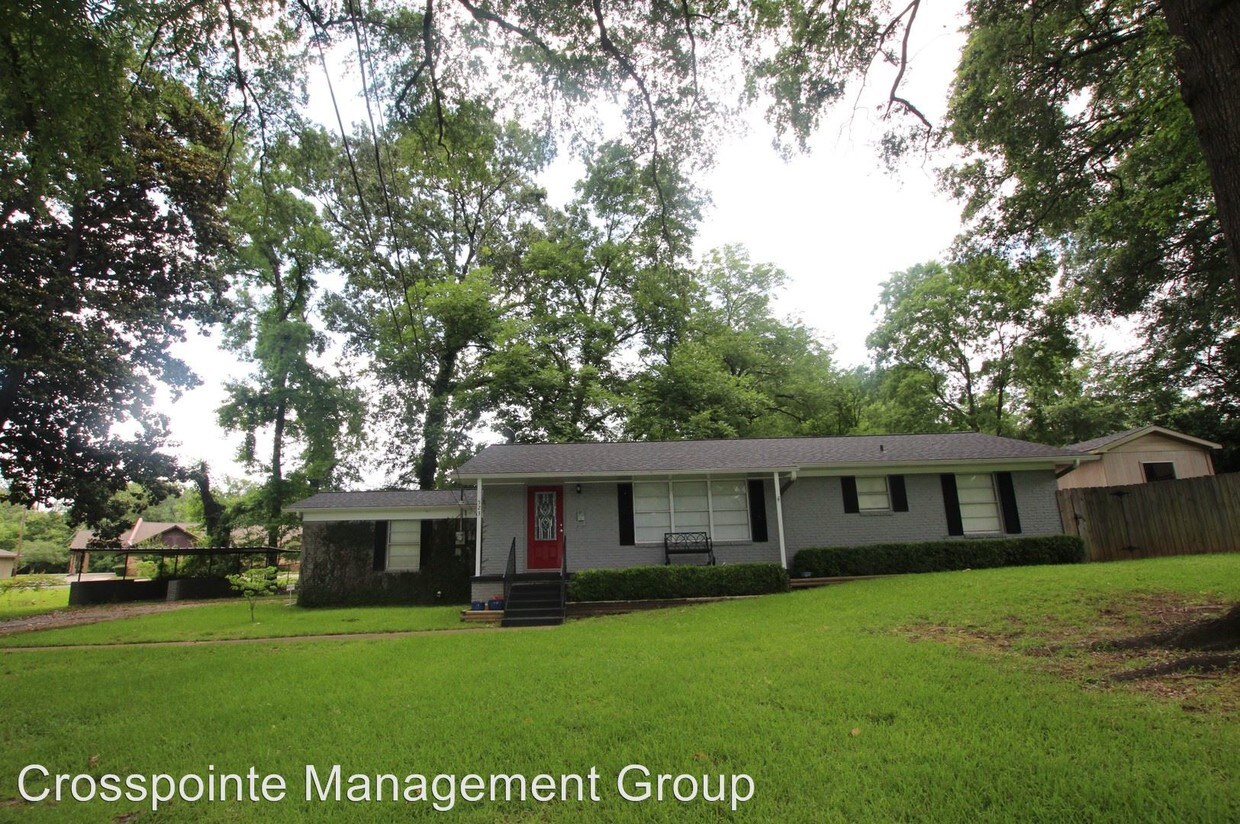 Primary Photo - 3 br, 1.5 bath House - 523 Victory Dr.