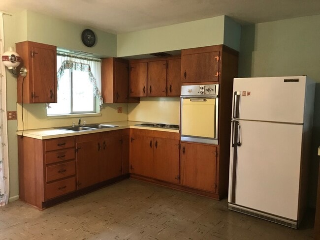 Building Photo - 4559 Ve Ave