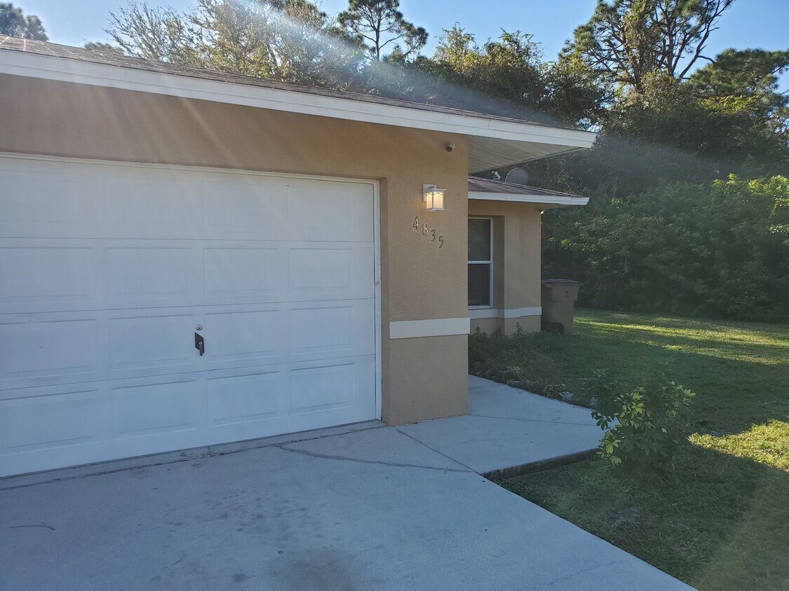 4833-4835 30th St SW - 4833-4835 30th St SW