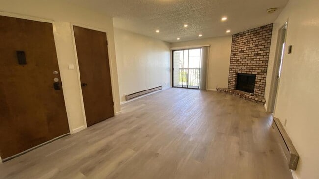 Building Photo - 2 bedroom in San Francisco CA 94118