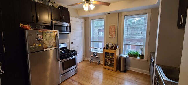 Building Photo - 2159 W Huron St