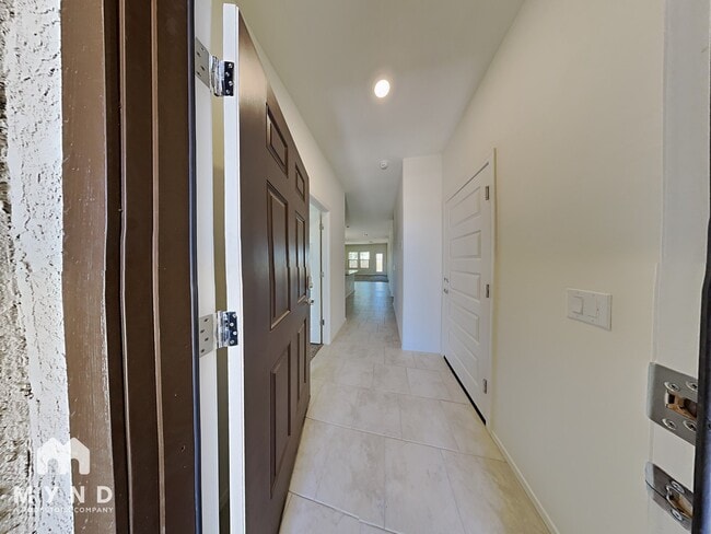 Building Photo - 2549 Calle Palta