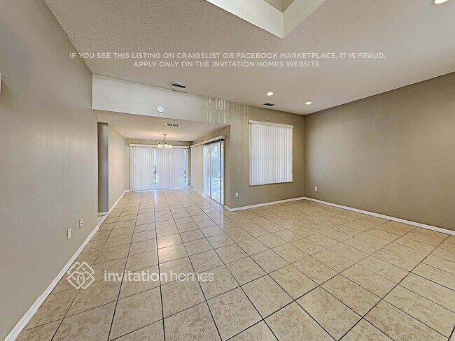 Foto del edificio - 17604 Esprit Dr