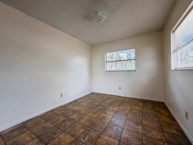 Building Photo - 24 Euclid Dr
