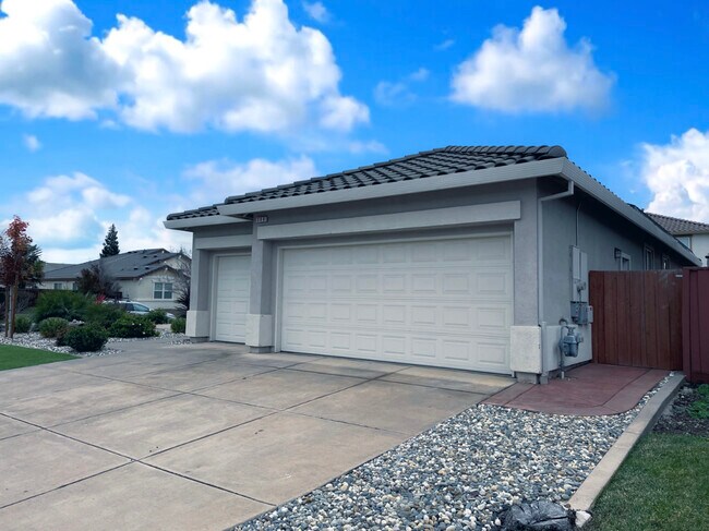 Foto del edificio - 366 Rock Creek Cir