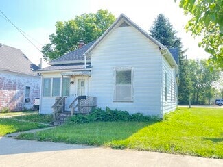 Building Photo - 905 N Jackson St