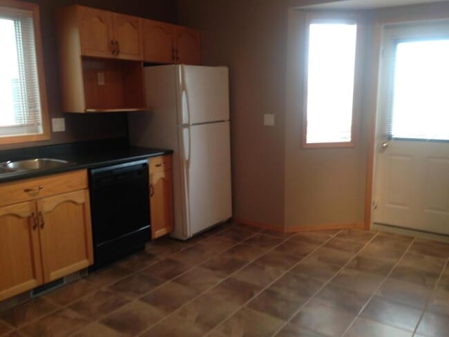 Building Photo - 4 bedroom in Grande Prairie AB T8V-5Y2