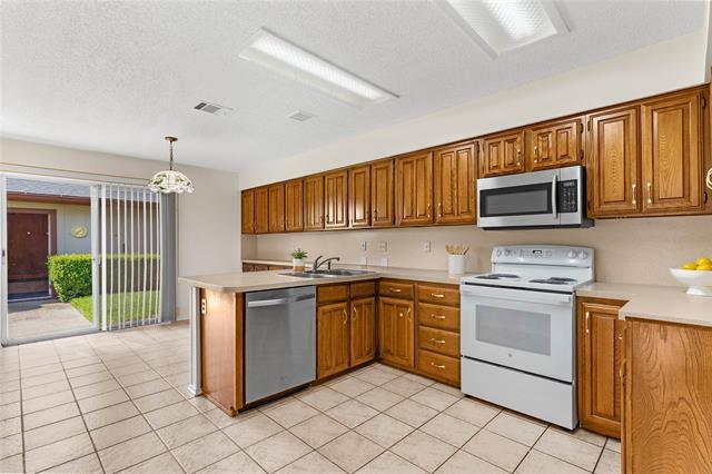 Building Photo - 2126 Auburn Dr