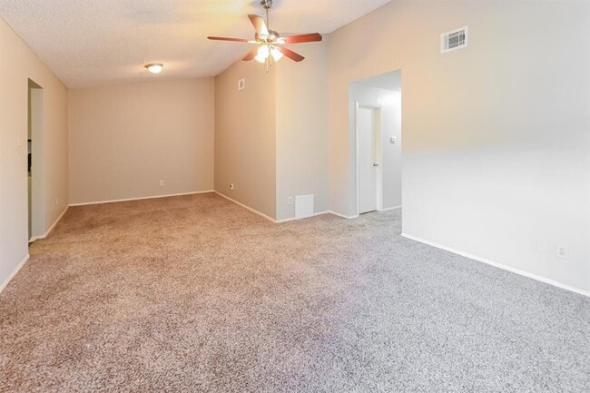 Foto del edificio - 6316 Porterway Dr