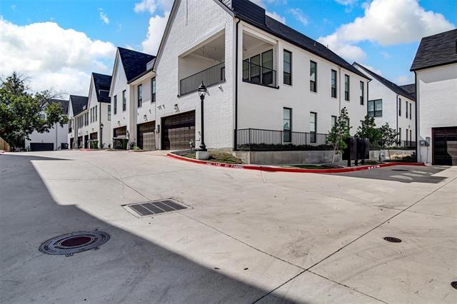 Building Photo - 123 Gdn Ct W