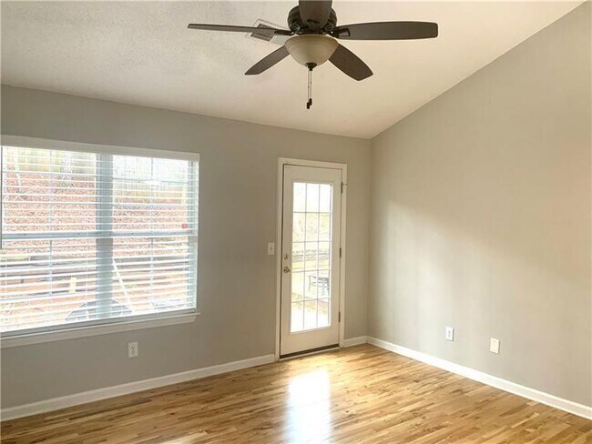 Foto del edificio - 2329 Wavetree Ln NW