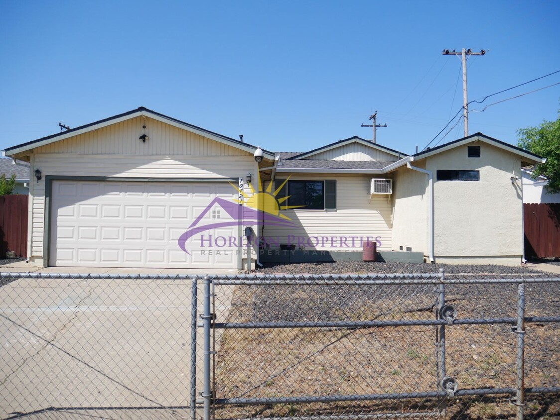 Foto principal - 3 Bed 3 Bath 1,411 Sq. Ft. Rancho Cordova ...