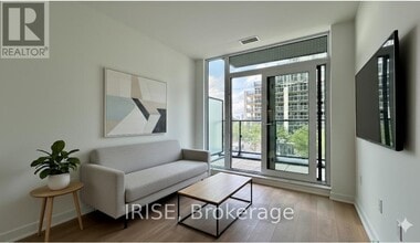 Building Photo - 221-1037 THE QUEENSWAY St