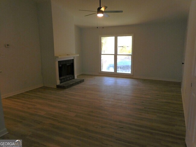 Foto del edificio - 1286 Britain Dr NW